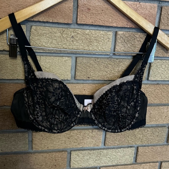Victoria's Secret Black Lace Unlined Mesh Underwire Demi Bra Size 36C - Picture 1 of 5
